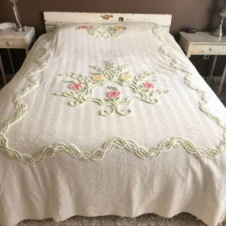 Vintage White Floral Design Cotton Chenille Bedspread 126 " X 89 " So Queen