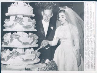 1962 Photo John Bennett Coleman Bride Margo Lederer Wedding Cake People Pretty