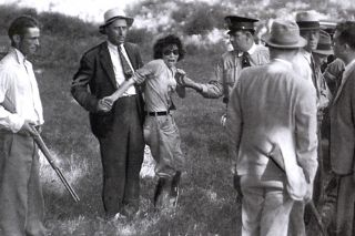 Photo Of Capture Of Blanche Barrow,  Fringe Member Of Bonnie & Clyde Gang 1933