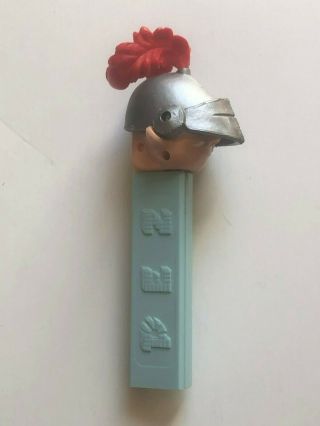 Pez Vintage No Feet Knight Red Feather 2