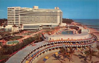 Vtg Postcard Fontainebleu Hotel Pool Deck Ocean Miami Beach Florida Fl / B34