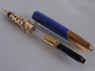 Panthere de Cartier Fountain Pen Gold Plated and Blue lacquer 11