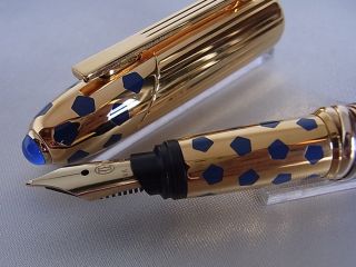 Panthere de Cartier Fountain Pen Gold Plated and Blue lacquer 6