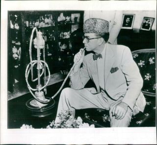 1954 Press Photo Politics Dr Robert Kerr Hukka Pipe Mayor Cortland Ny Puff 8x8