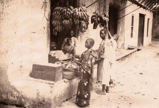 Rare Vintage 1890 - 900 Of An African Family In Front Of A Chinese Shop,  Zanzibar