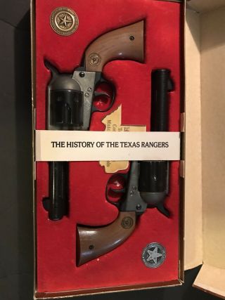 Daisy Official Texas ranger Commemorative Matched BB Pistols 2