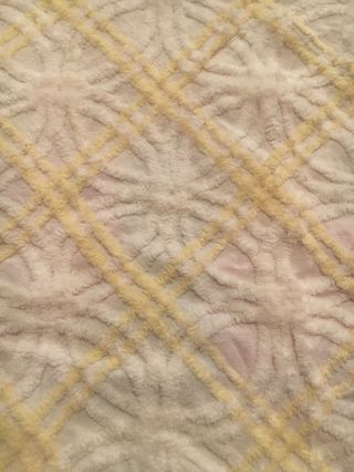 Vintage Chenille Bedspread Yellow Bone White Full Size 104” X 85”