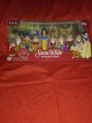 Snow White And Seven Dwarfs Limited Edition Collector 