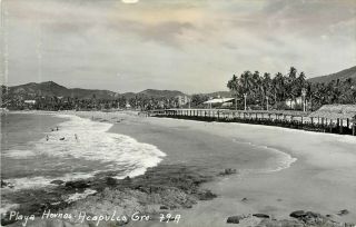 C1940 Rppc Postcard 79 - A Playa Hornos Acapulco Gro.  Mexico Beach Front Scene