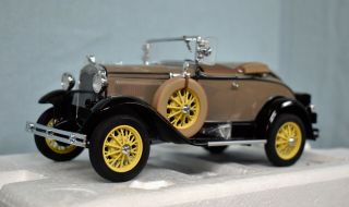 Danbury 1/24th Scale Diecast 1931 Ford Model A Roadster