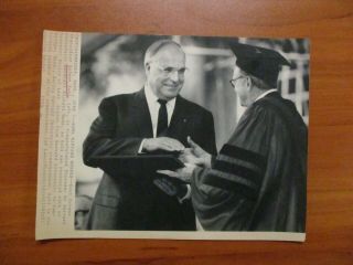 Ap Wire Press Photo - Helmut Kohl Honorary Degree Of Laws Harvard University 1990