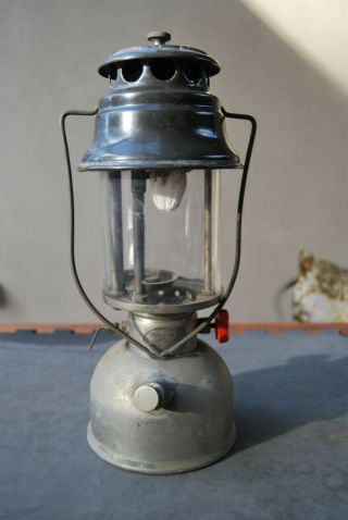 Old Gloria Light Co.  Kerosene Pressure Lantern Lamp Made In Melbourne Australia