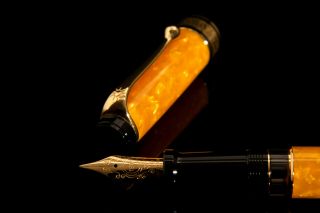Aurora Optima Sole Yellow Celluloid and Gold Fountain Pen,  Limited Edition.  18K. 2