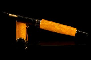 Aurora Optima Sole Yellow Celluloid and Gold Fountain Pen,  Limited Edition.  18K. 4