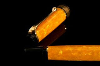 Aurora Optima Sole Yellow Celluloid and Gold Fountain Pen,  Limited Edition.  18K. 9