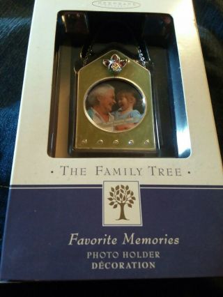 Hallmark The Family Tree Ornament Favorite Memories Enamel And Die - Cast Metal