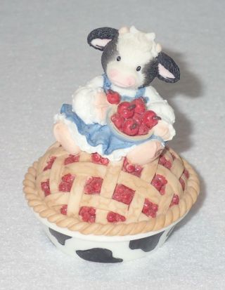 Enesco Mary Moo Moos Cherry Cow Pie Covered Box Figurine 372730k