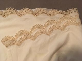 Vintage Ivory Colored Crochet Accented King Size Dust Ruffle/bed Skirt Euc