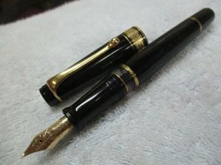 Aurora Optima Black With Gold Fountain Pen Nib Gold 14k