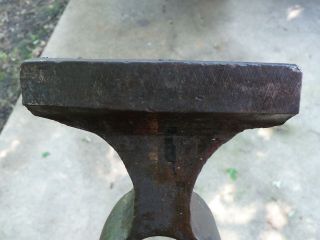 Old Blacksmith/Anvil/Forge 51 lb.  Post Leg Vise w/Very Good 5 