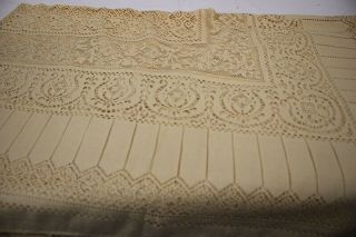 Vintage Quaker Lace Natural White Tablecloth Beige In Color 72 " X 67 " Rectangle