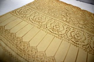 Vintage Quaker Lace Natural White Tablecloth BEIGE in color 72 