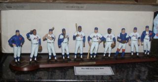 10 - Figure Danbury 1969 York Mets World Series Champions Team Statue