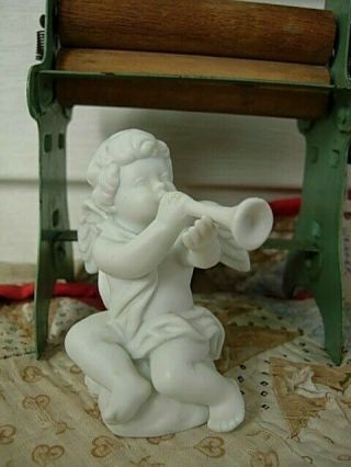 Avon Nativity " The Cherub " Angel White Porcelain Figurine 1989