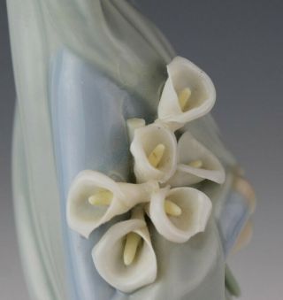 Retired Lladro Spain Girl w/ Calla Lilies 4650 Painted Porcelain Figurine EVB 3