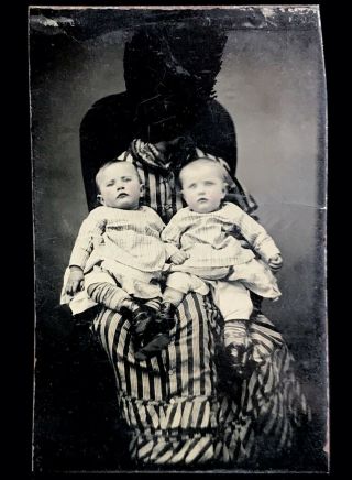 Rarely Seen Twins - One Of The Best Ultra Creepy & Spooky Hidden Mother Tintypes