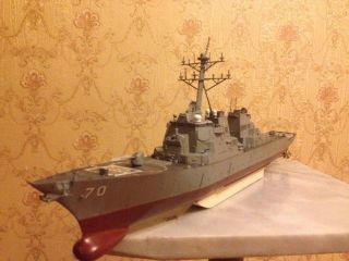 Uss Arleigh Burke - Class Destroyer Ship 1:350 Complete Model