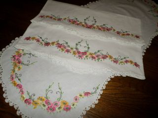 3pc Set Vintage Matching Hand Crochet Embroidered Pillowcases Dresser Scarf 3