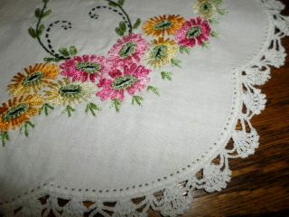3pc Set Vintage Matching Hand Crochet Embroidered Pillowcases Dresser Scarf 5