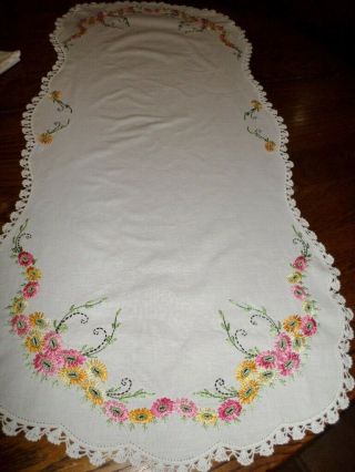 3pc Set Vintage Matching Hand Crochet Embroidered Pillowcases Dresser Scarf 6