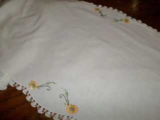 3pc Set Vintage Matching Hand Crochet Embroidered Pillowcases Dresser Scarf 7
