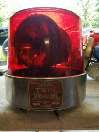 Federal Signal Beacon Ray Model 11twin Light,  Vintage Fire Or Emergency Light