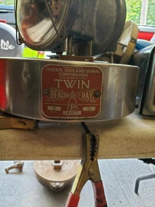 Federal signal beacon ray model 11Twin light,  vintage fire or emergency light 2