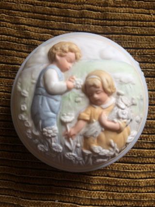 Avon Golden Dreams Porcelain Music Box,  Plays " You Are The Sunshine Of My Life "