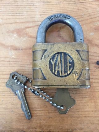 Vintage Antique Yale Towne Graphite Lubricated Pin Tumbler Pad Lock W Keys