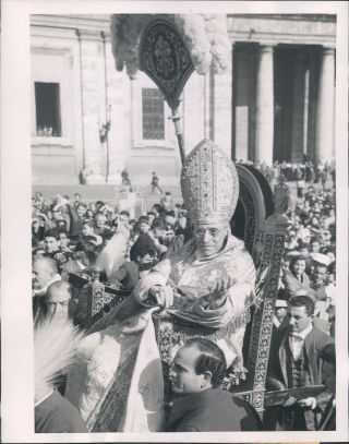 1954 Photo His Holiness Pope Pius Xii Carry St Peters Basilica Marian Year
