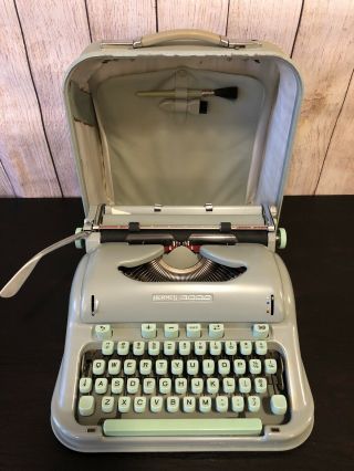 1965 HERMES 3000 Typewriter with Premium Fabric - Lined Case,  brushes and manuals 3