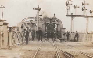 Rp: Long Sutton,  Lincolnshire,  England,  Uk,  1900 - 10s; Train On Sutton Bridge