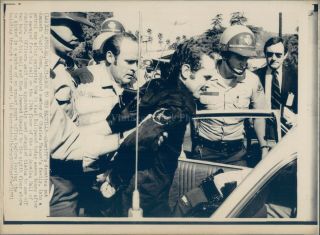 1971 Photo Sheriff Deputies Kenneth Curly Como Charles Manson Family Car 8x10