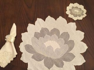 Vtg Lotus Blossom Stunning Madeira Organdy Ivory Embroidered Placemats &napkins