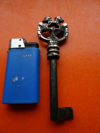 OLD ANTIQUE KEY FROM FRANCE BRASS TOP WITH 2 DOG FACES KEYS LOCK PADLOCK 2