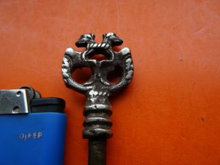 OLD ANTIQUE KEY FROM FRANCE BRASS TOP WITH 2 DOG FACES KEYS LOCK PADLOCK 3