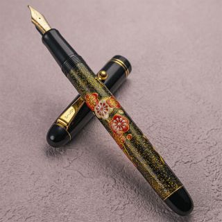Pilot Urushi Custom 67 Makie Plum Flower Black 14k Gold Broad Nib Fountain Pen
