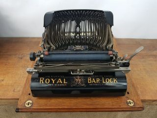 COLLECTIBLE TYPEWRITER ROYAL BAR LOCK - NO RISK WITH 11