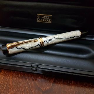 Parker Duofold Fountain Pen In Pearl And Black Marble