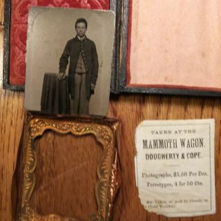 Vtg Civil War Soldier Tintype In Case Very Fine